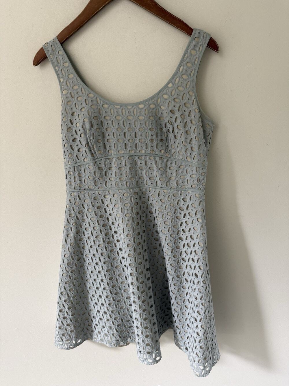 Ann Taylor Loft Eyelet Dress Scoop Neck A-Line Blue Cotton Size 6P Fit And Flare